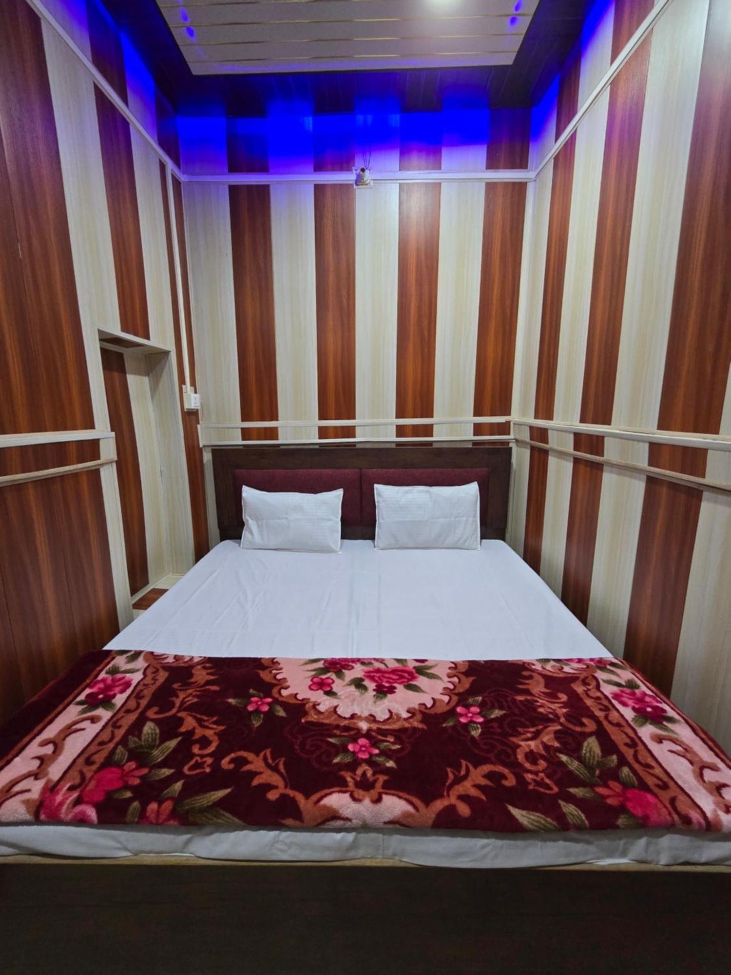 Ramlala Paying Guest House Stay Just 100M From Saryu Ghat, Ayodhya Ngoại thất bức ảnh