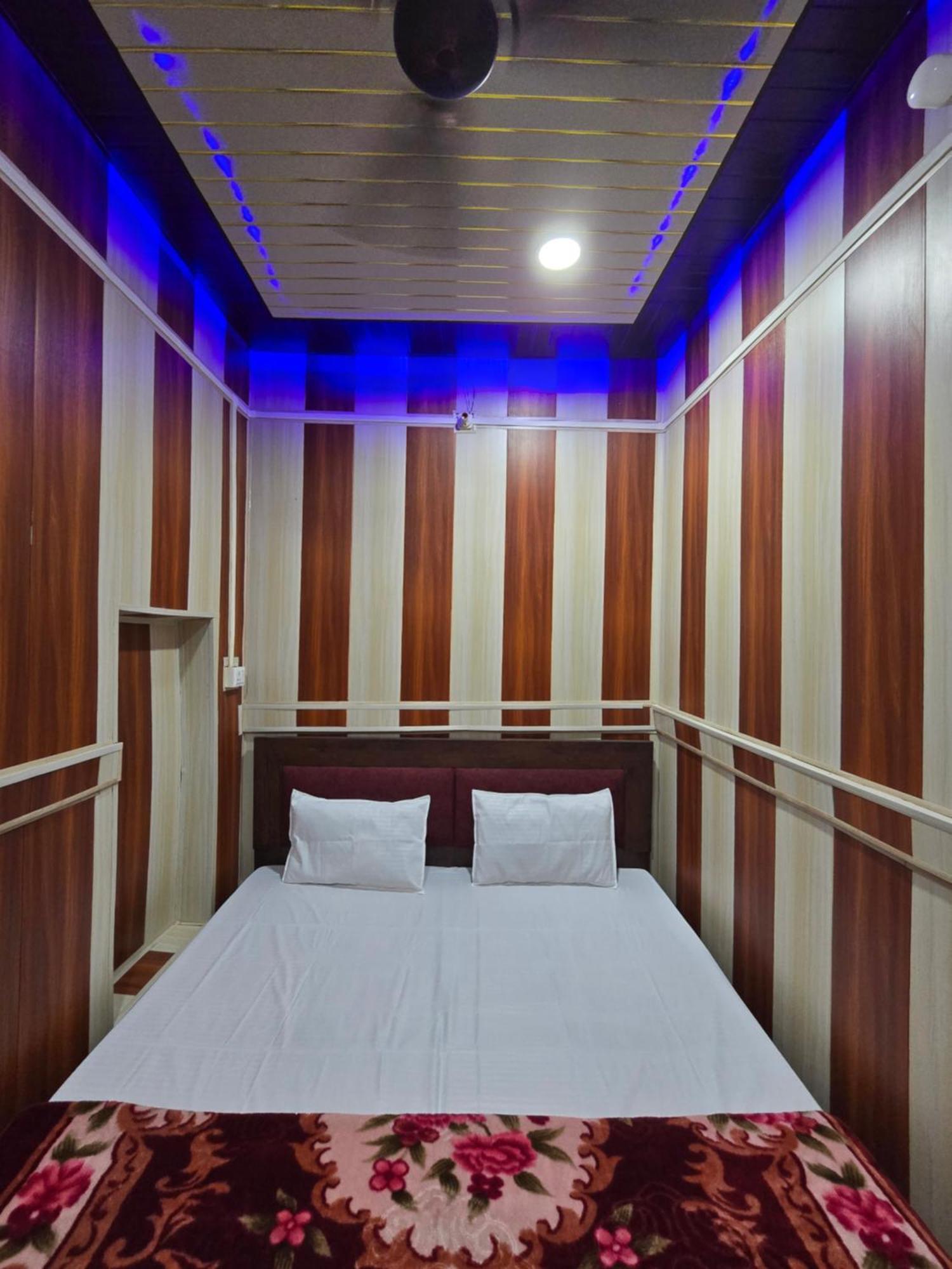 Ramlala Paying Guest House Stay Just 100M From Saryu Ghat, Ayodhya Ngoại thất bức ảnh