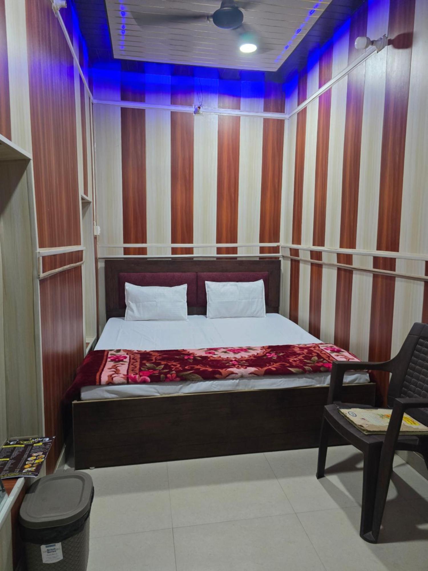 Ramlala Paying Guest House Stay Just 100M From Saryu Ghat, Ayodhya Ngoại thất bức ảnh