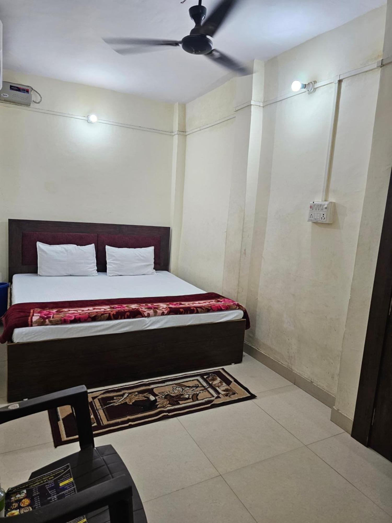 Ramlala Paying Guest House Stay Just 100M From Saryu Ghat, Ayodhya Ngoại thất bức ảnh